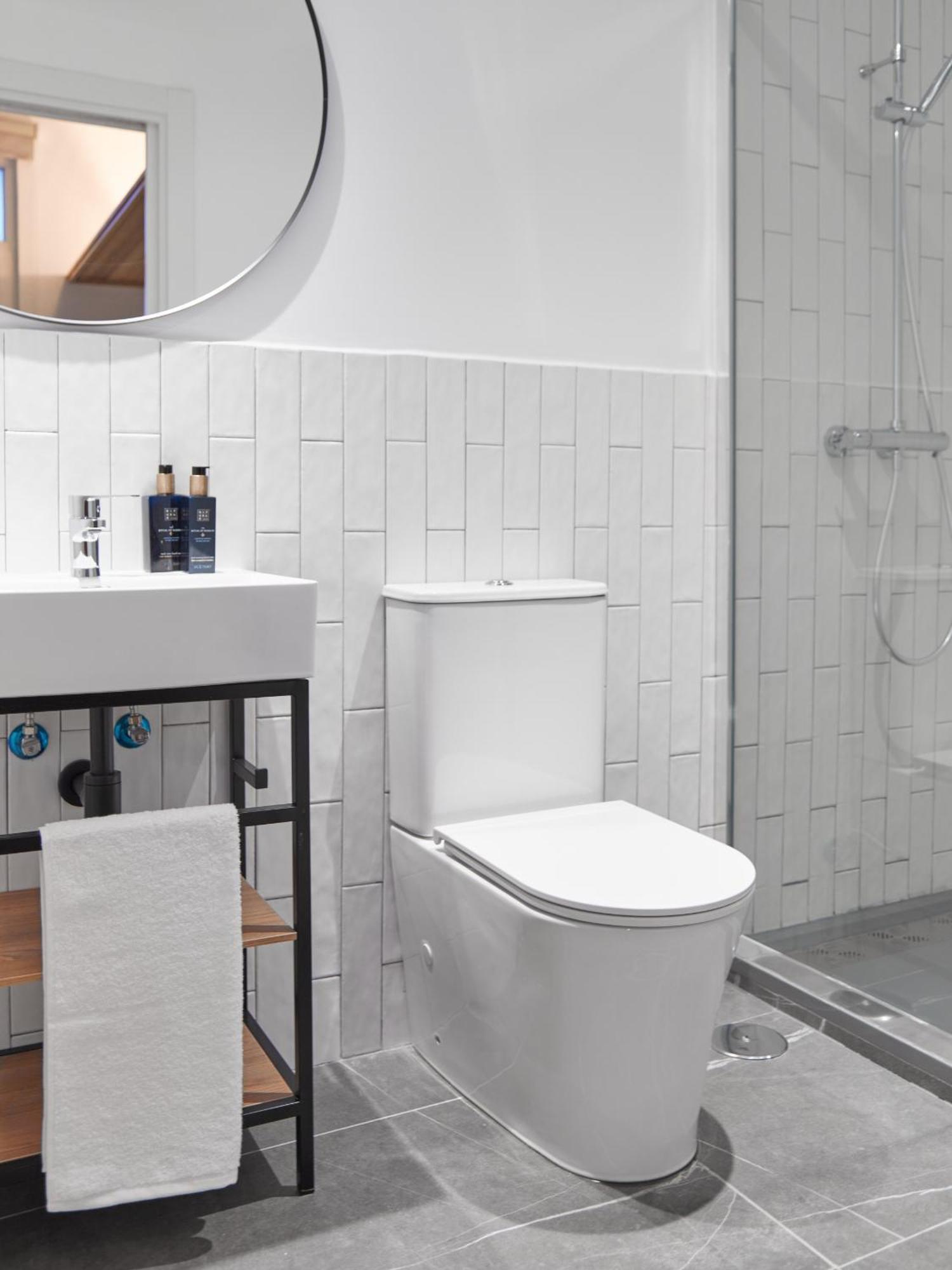 Ola Living Hostal Tetuan Madri Exterior foto