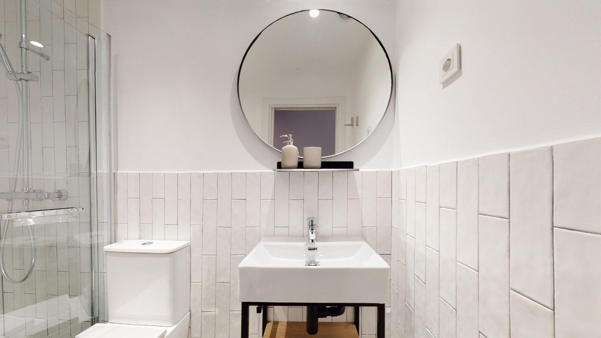 Ola Living Hostal Tetuan Madri Exterior foto