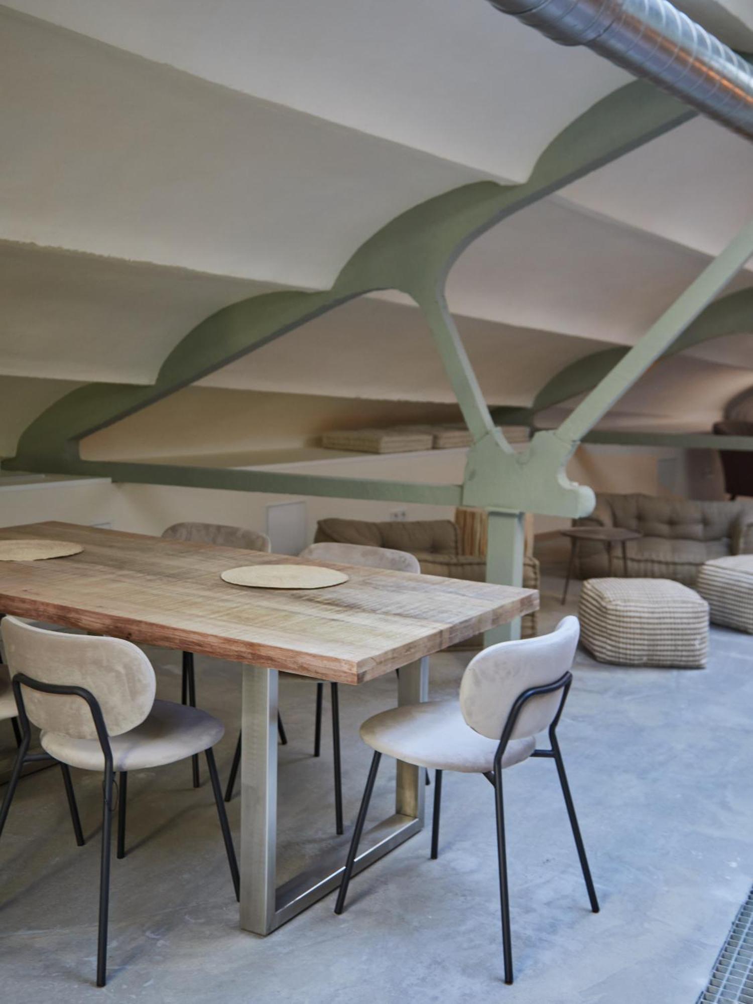 Ola Living Hostal Tetuan Madri Exterior foto