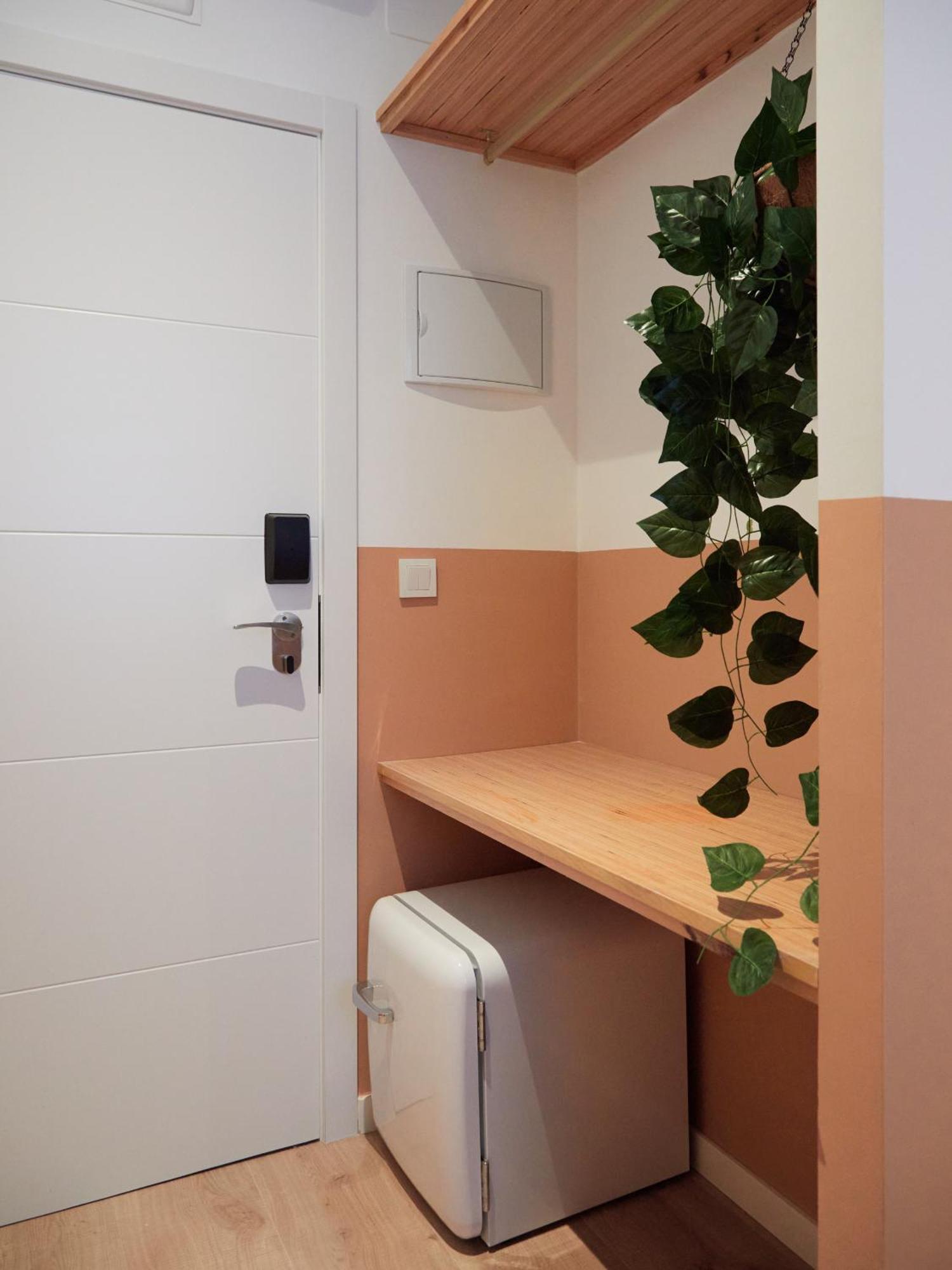 Ola Living Hostal Tetuan Madri Exterior foto