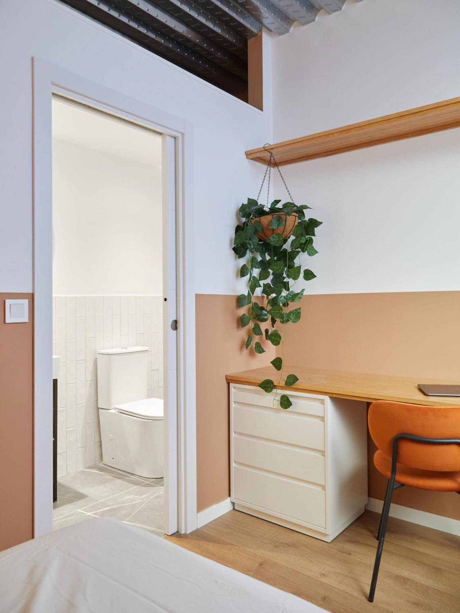 Ola Living Hostal Tetuan Madri Exterior foto